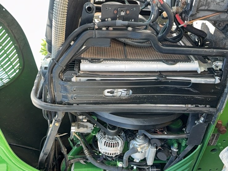 john-deere-7520-image-32