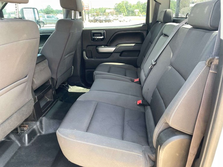 2016-chevrolet-silverado-3500-image-14