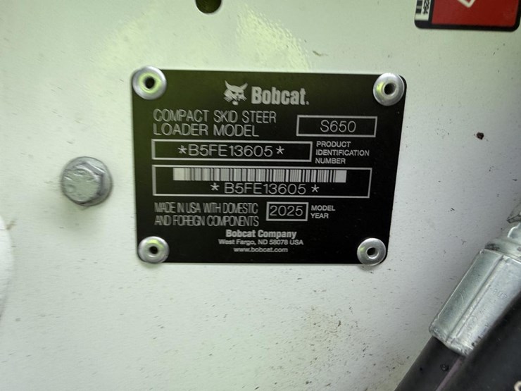 2024-bobcat-s650-image-25