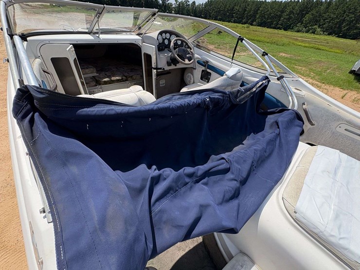 2004-stingray-200cs-cabin-boat-w/trailer-image-28