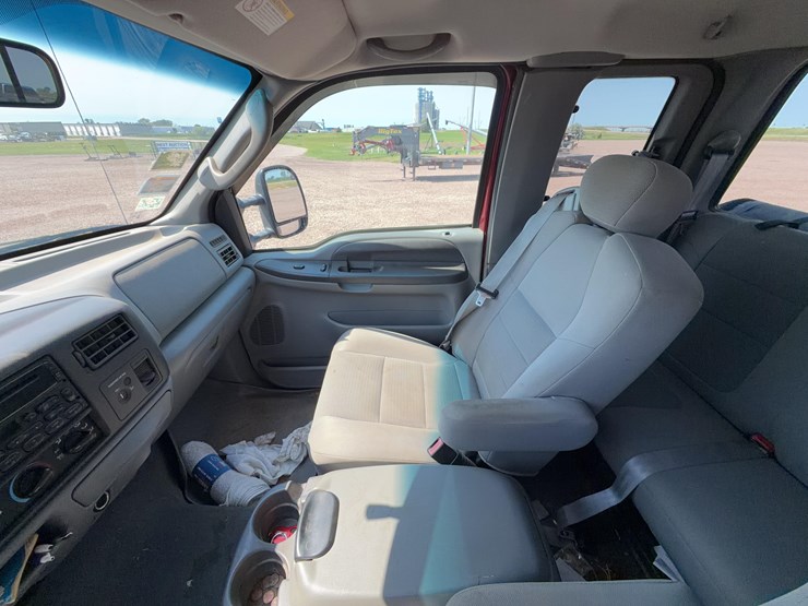 2004-ford-350-image-22