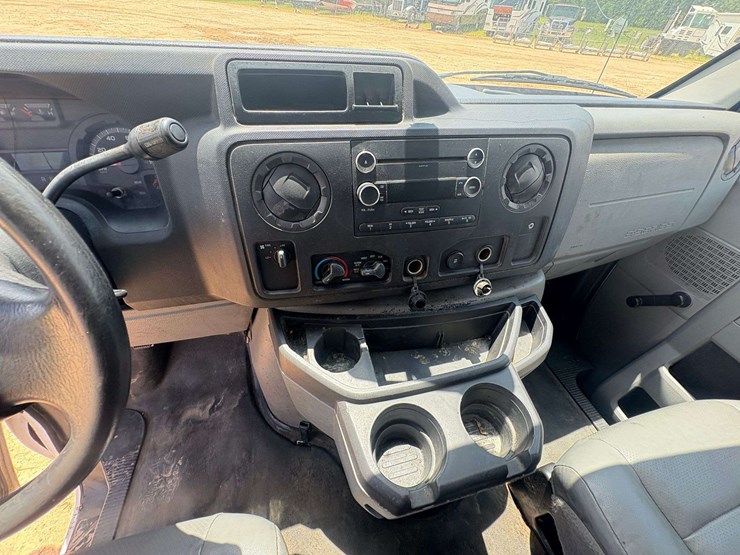 2013-utility-van-image-14
