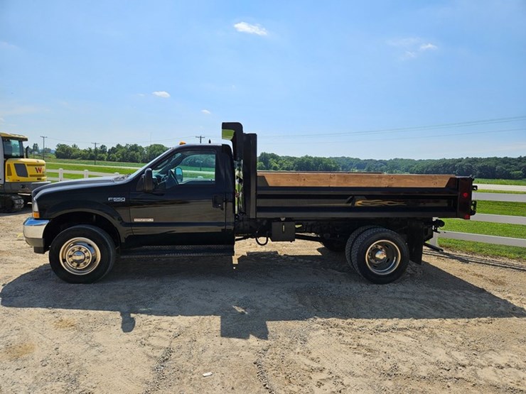 2003-ford-f550-image-2