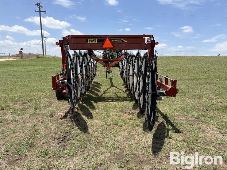 2020-h&s-hd8117-17-wheel-hay-rake-image-6