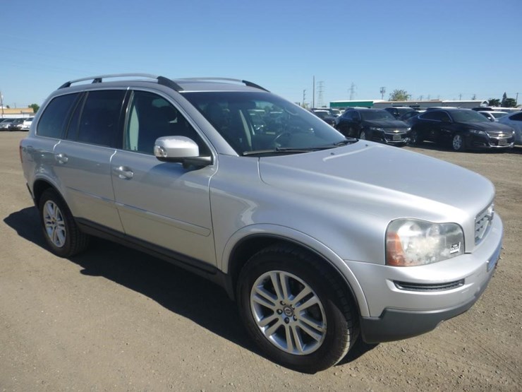 2010-volvo-xc90-image-2