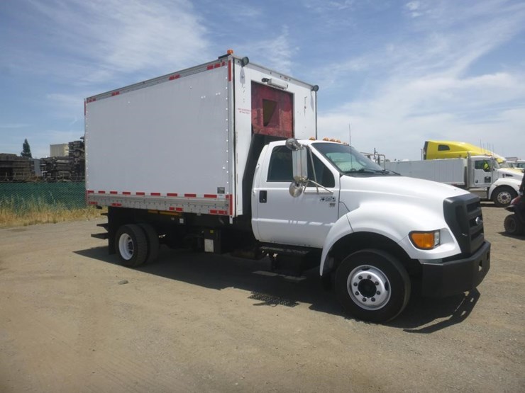 2012-ford-f650-image-2