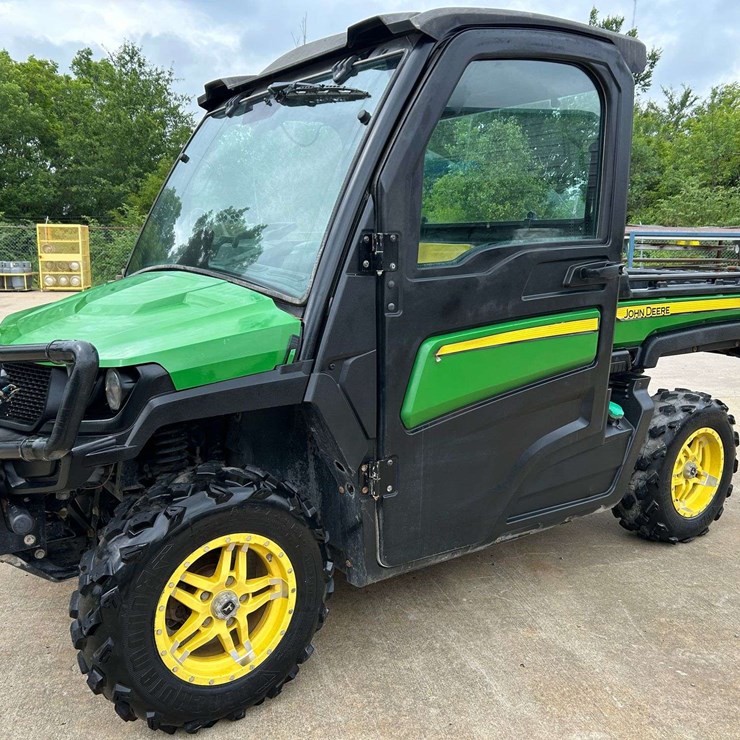 2019 JOHN DEERE GATOR