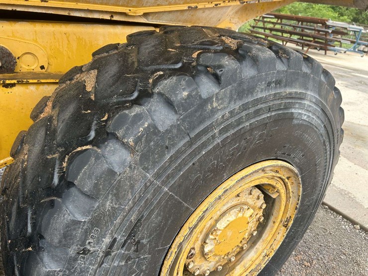 2008-caterpillar-725-image-27