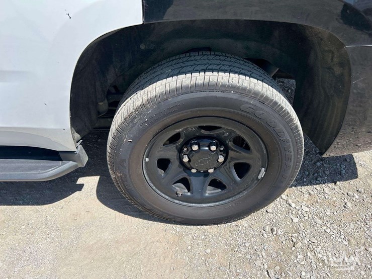 2019-chevrolet-tahoe-image-24