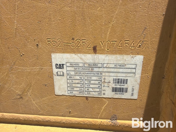 2024-caterpillar-320-image-14