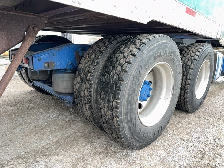 2012-mack-cxu613-image-7