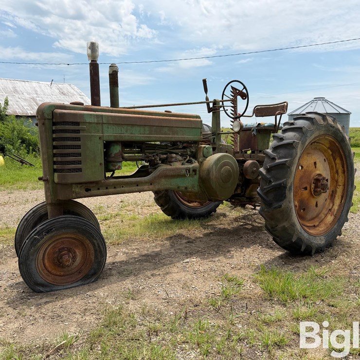 1951 JOHN DEERE B