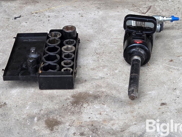 1"-air-impact-&-sockets-image-2