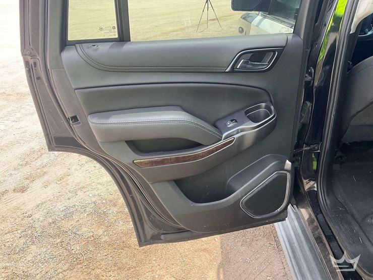 2020-chevrolet-tahoe-image-19