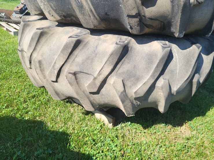 (1)-pair-of-18.4-34-t-rail-duals-and-(1)-18.4-34-tire-image-11