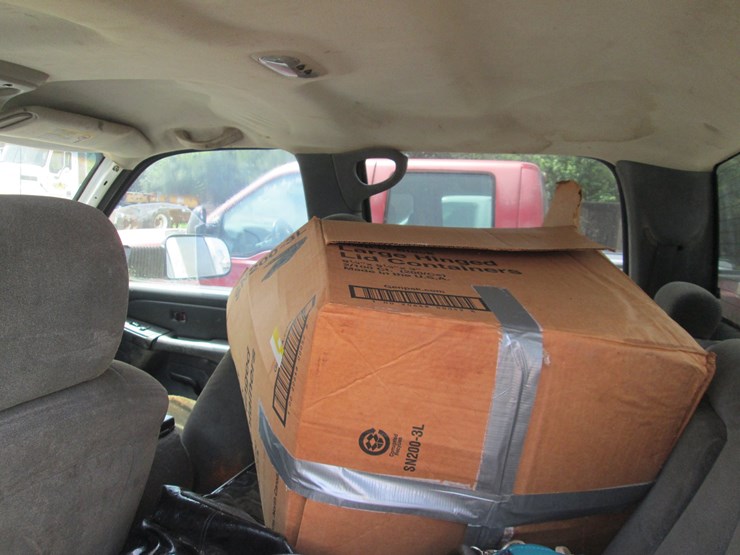 2005-gmc-2500hd-image-23