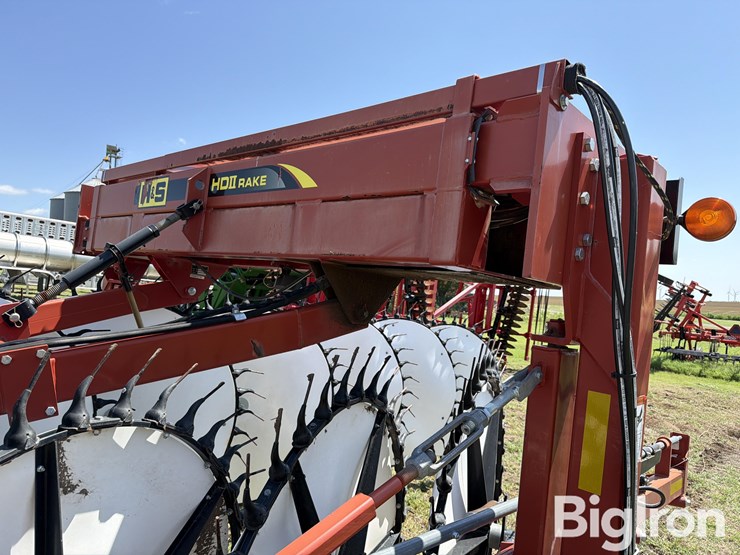 2020-h&s-hd8117-17-wheel-hay-rake-image-15