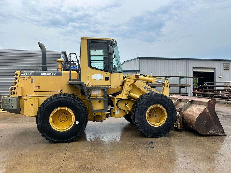 2003-komatsu-wa250-3mc-image-4