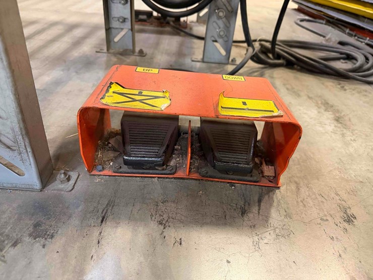 lee-l36-30-electric-hydraulic-scissor-lift-image-7