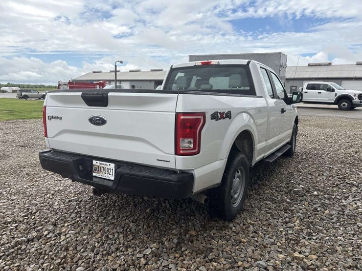 2015-ford-f150-xl-image-3