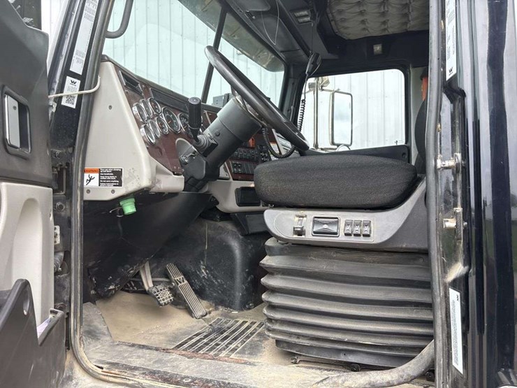 2018-western-star-4700-image-18