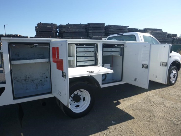 2003-ford-f550-image-9