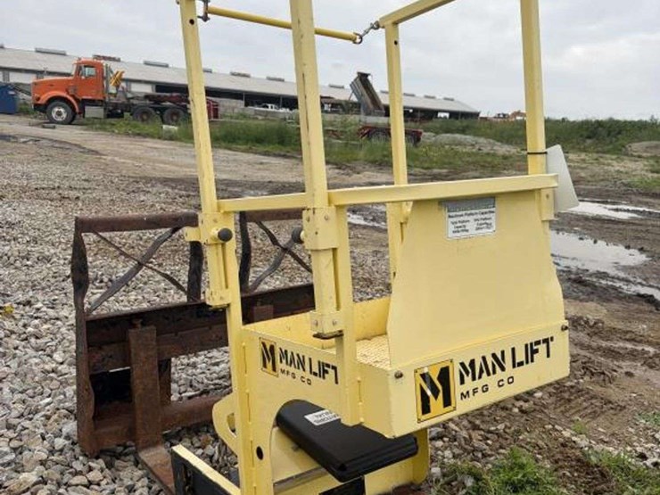 man-lift-attachments-image-4