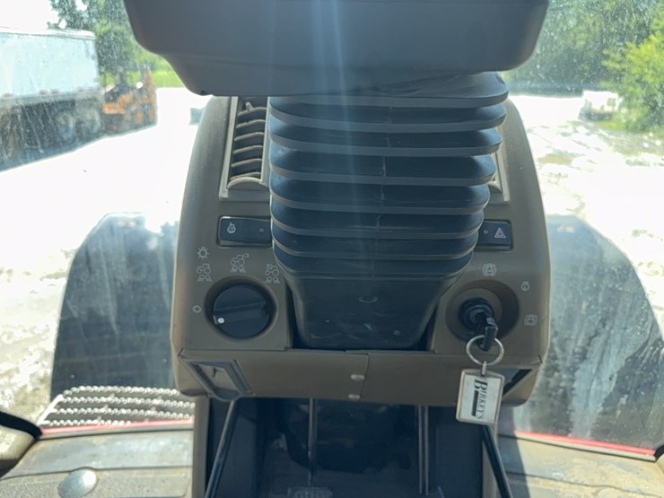 2004-case-ih-mx230-image-42