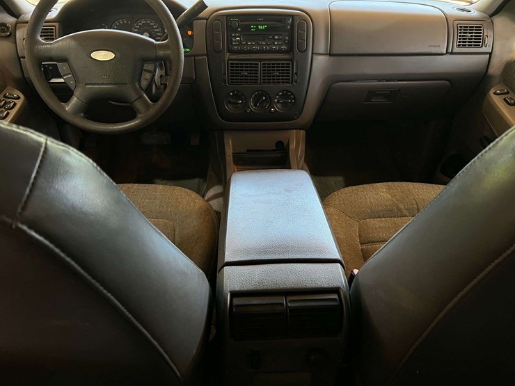 2002-ford-explorer-image-36
