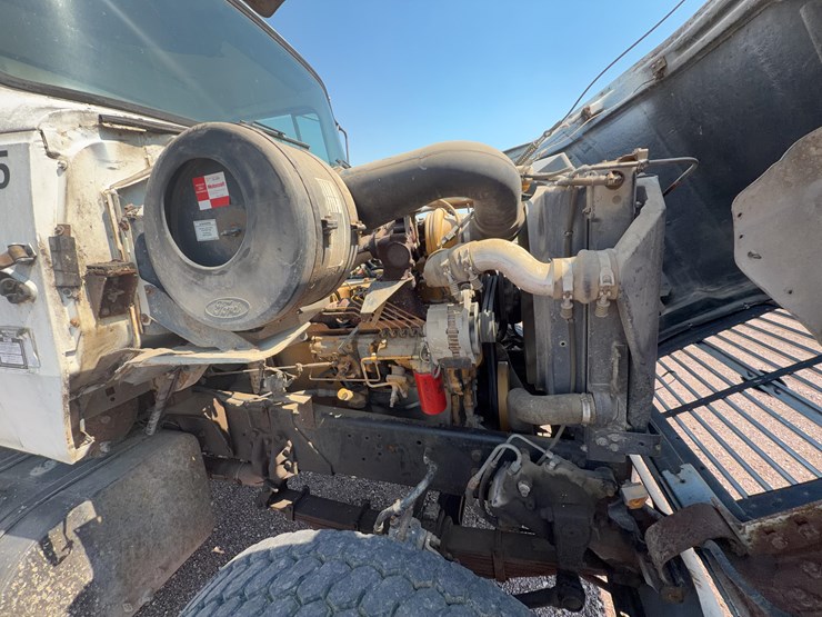 1995-ford-l9000-image-32