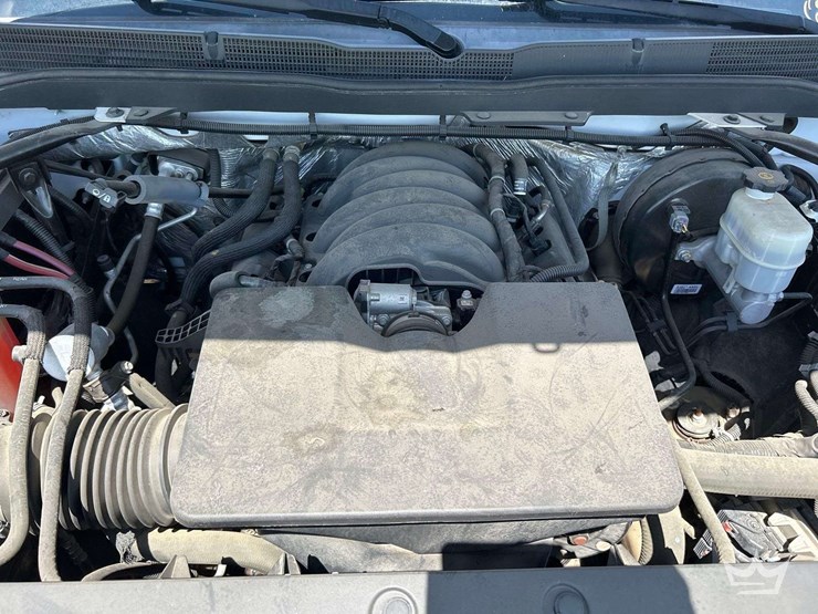 2015-chevrolet-silverado-image-8