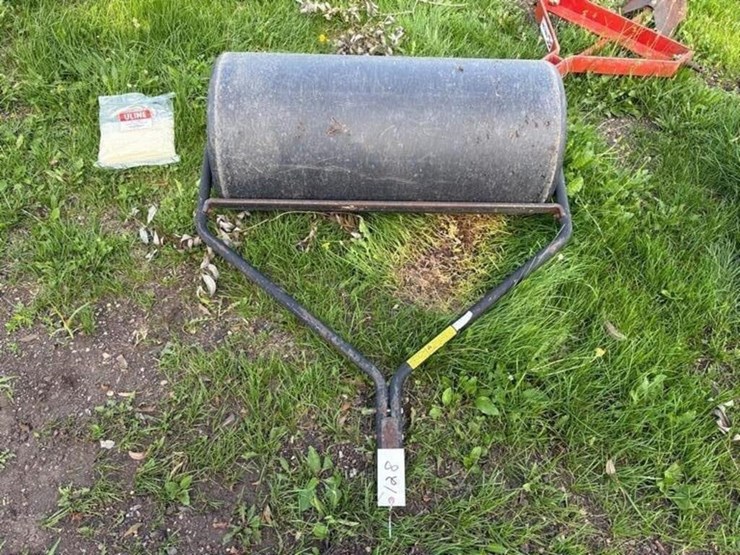 3'-lawn-roller-image-1