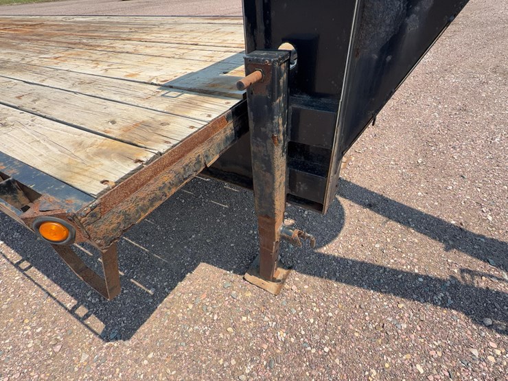 2016-dct-830gs38-gooseneck-trailer-image-13