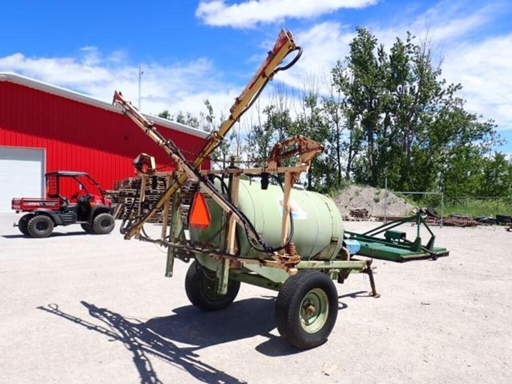 calsa-280-gal-tow-behind-sprayer-image-2