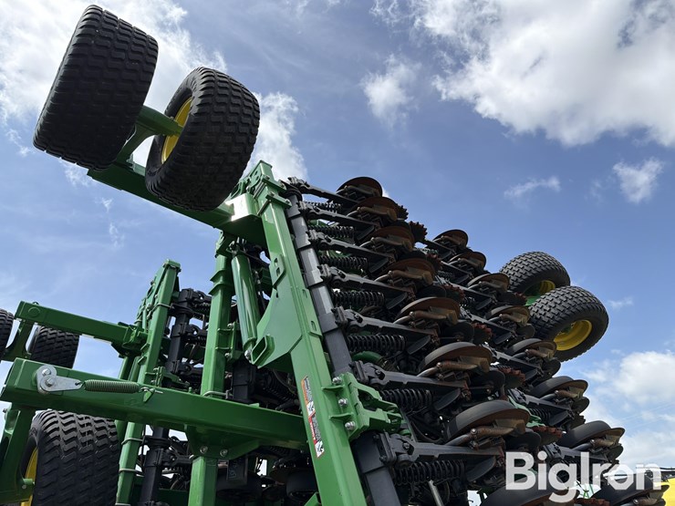 2023-john-deere-n560-image-15