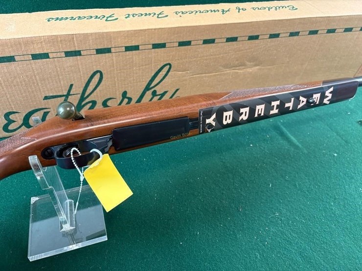 nib-weatherby-vanguard-300-wby-mag-rifle-image-6