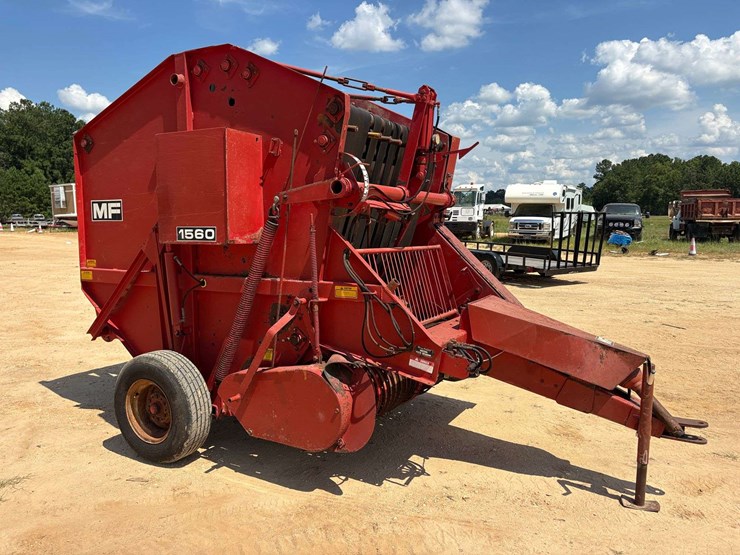 massey-ferguson-1560-image-4