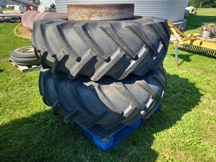 (1)-pair-of-18.4-28-t-rail-duals-w/hardware-image-4