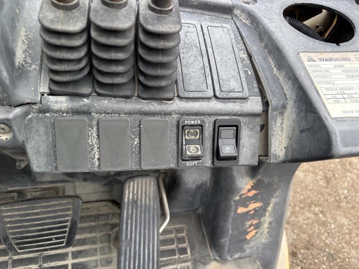 2016-caterpillar-2c6000-image-23