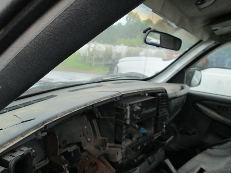 2000-chevrolet-silverado-1500-image-29