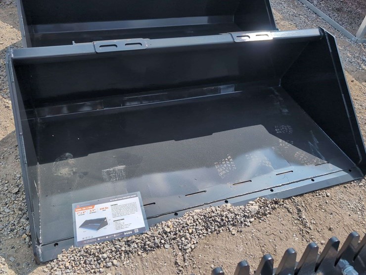 (1)-wolverine-skid-steer-66"-track-duty-bucket-tbd-11-66w-image-1