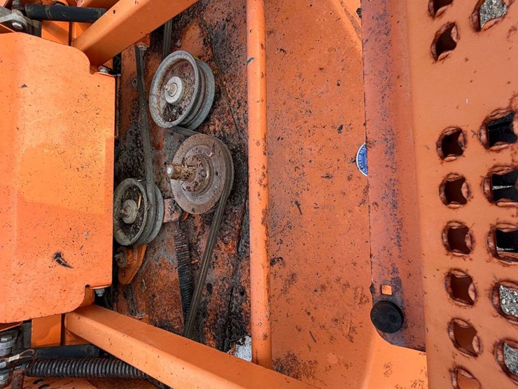2013-scag-turf-tiger-52"-zero-turn-mower-image-11