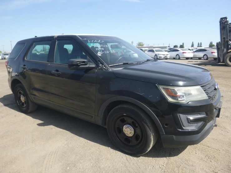 2018-ford-explorer-image-3