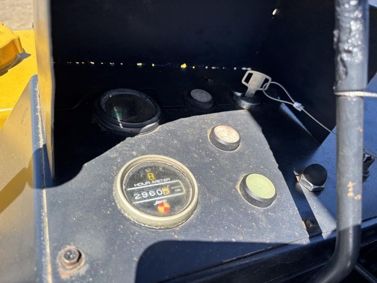 komatsu-pc10-5-image-26