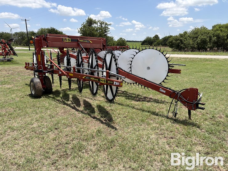 2020-h&s-hd8117-17-wheel-hay-rake-image-3