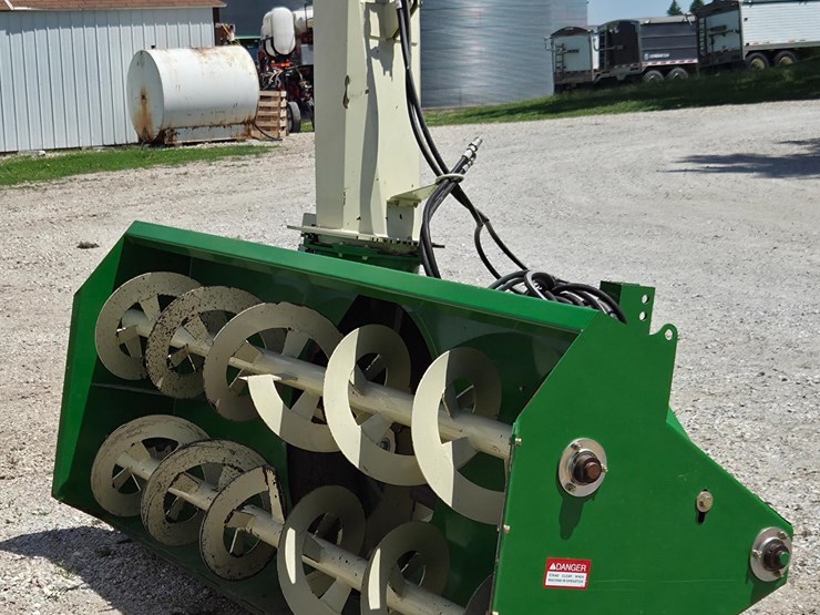 farm-king-960-snowblower-image-5