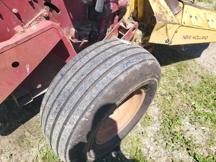 new-holland-890-image-24
