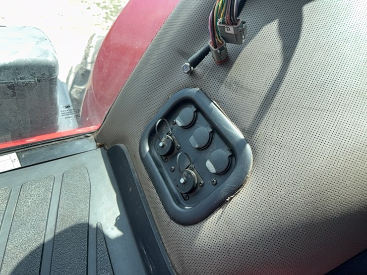 2011-case-ih-magnum-290-image-46