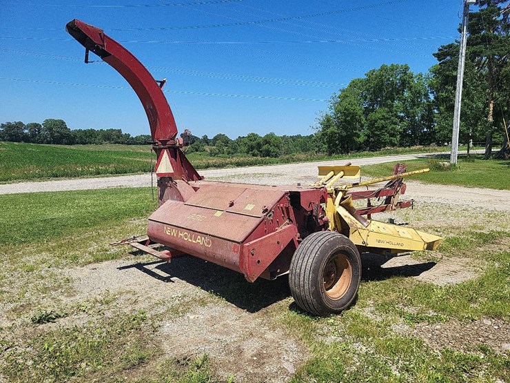 new-holland-890-image-3