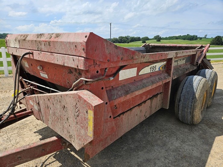 new-holland-195-image-13